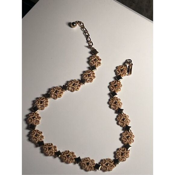 Vintage Avon Choker Necklace w/ Matching Clip On Earring Set in Brushed Goldtone - Picture 6 of 13